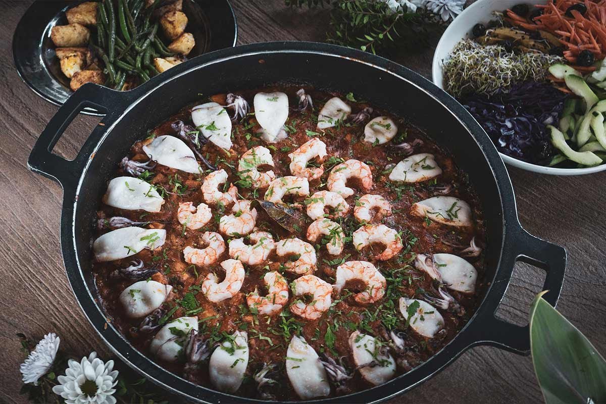 The complete Ayahuasca diet guide. What to eat, what to avoid, and why 5 Post-ceremony Ayahuasca diet: 'Señorito' paella with wild-caught fish, prawns and squid